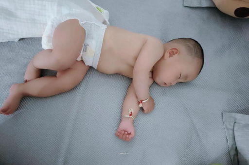 通化4个月宝宝特点